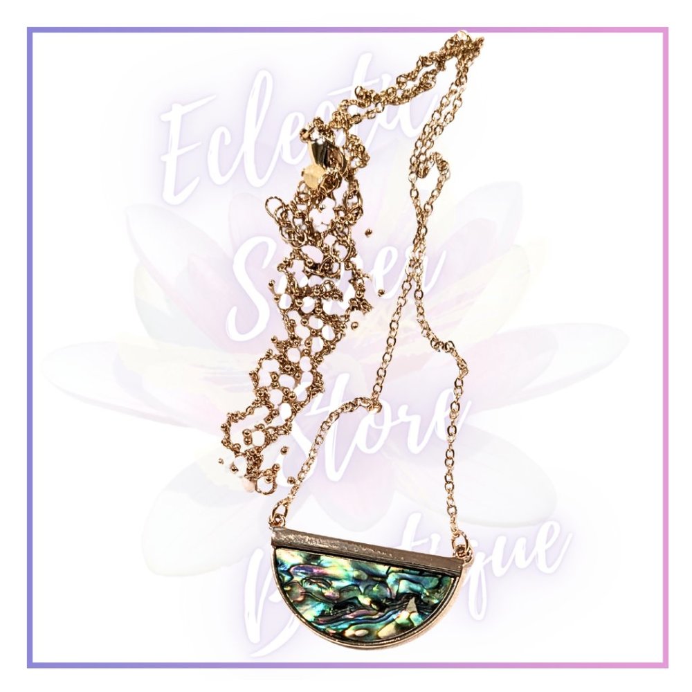 Gorgeous & Elegant Abalone Shell and Clear Faux Crystal Clear Beads Necklace. - Picture 5 of 14